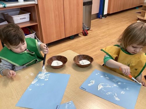 children painting